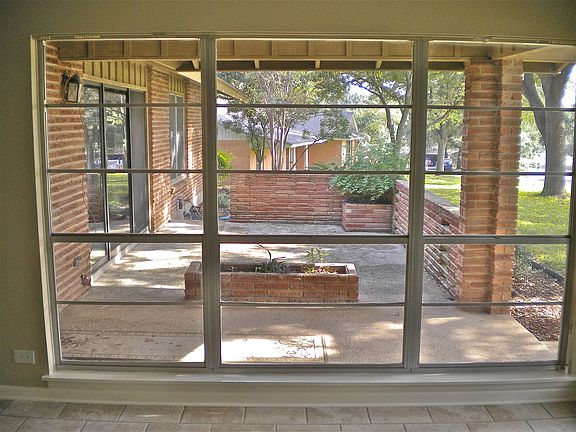 3rd image of 211 Clearview Dr