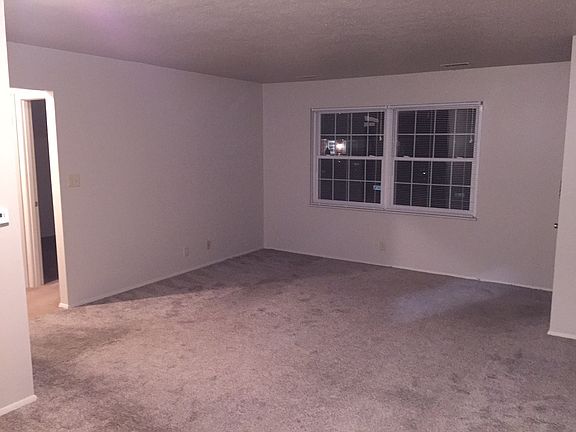 5th image of 1138 Amherst Dr