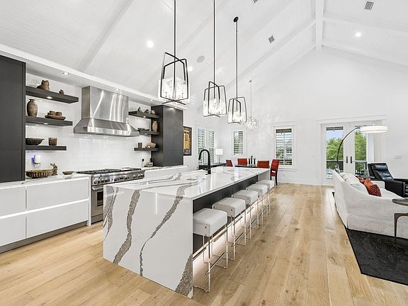 3rd image of 119 Cypress Walk