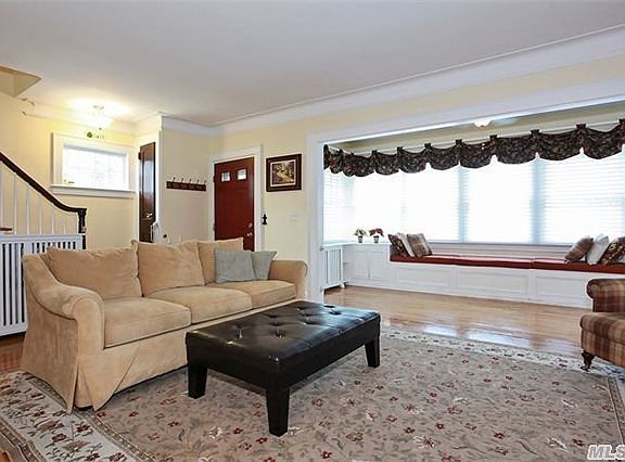 4th image of 50 Maple Ave