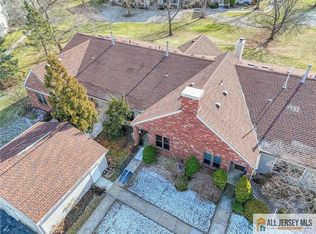 13 Wycoff Way E, East Brunswick, NJ 08816