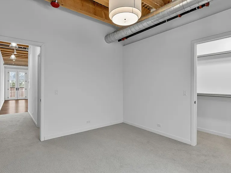 1401 N Western Ave — Photo 57