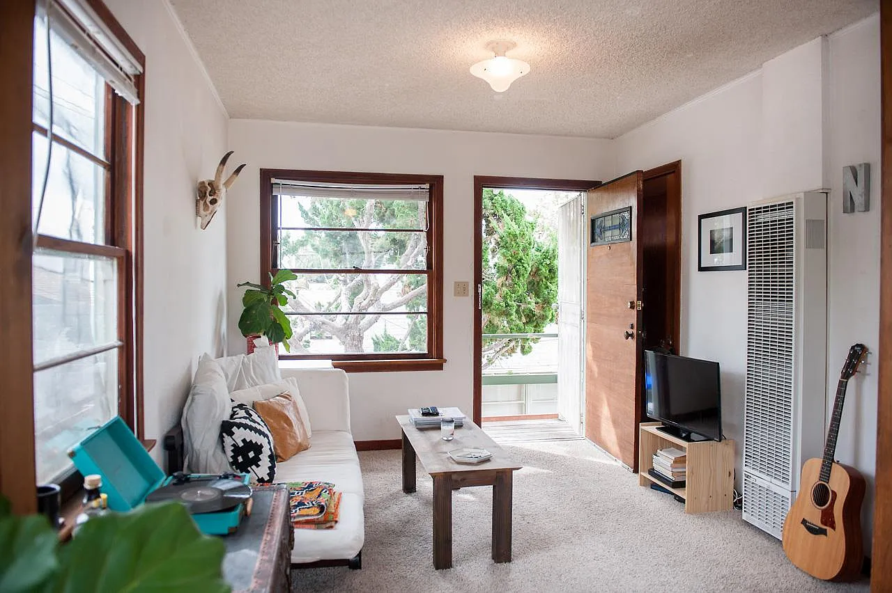 1 bed, 500 sqft, $2,400 — Photo 3