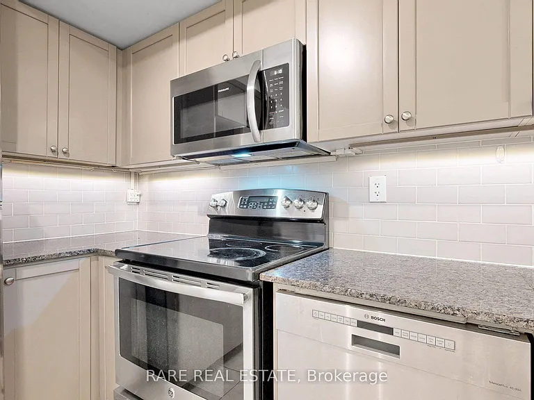 21 Ruttan St #140 — Photo 17