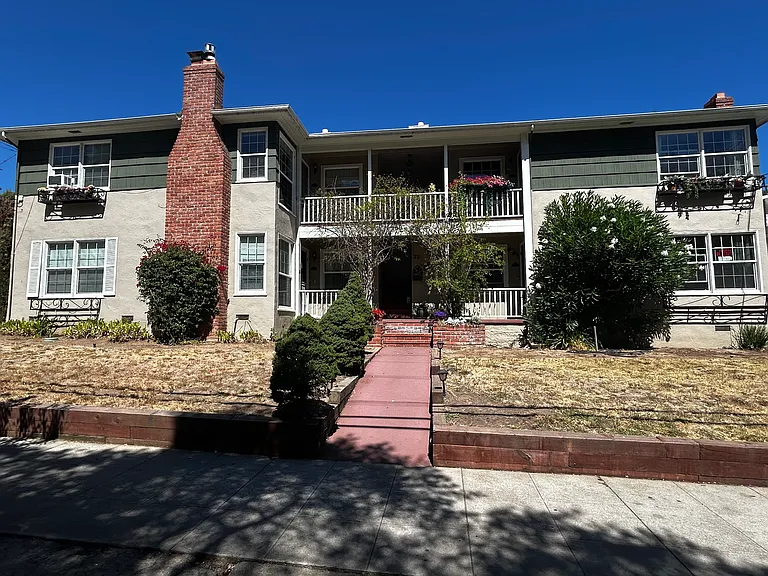 28 Devonshire Blvd #36 — Photo 1