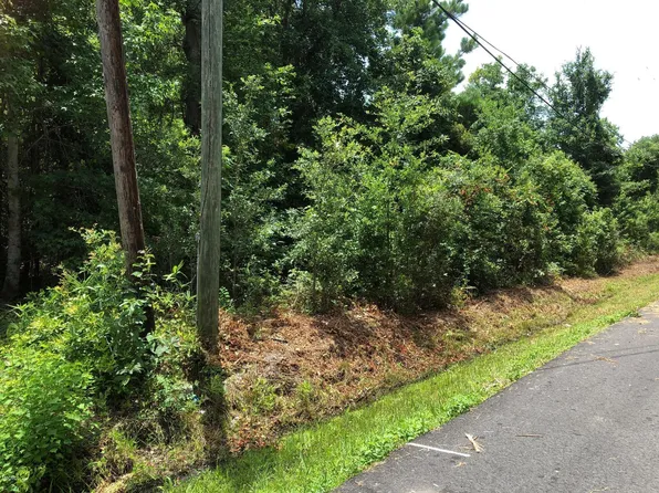 1700 S 1st St #4, Ocean Springs, MS 39564