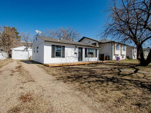 10518 S 102nd Ave, Grande Prairie, AB T8V 1A4