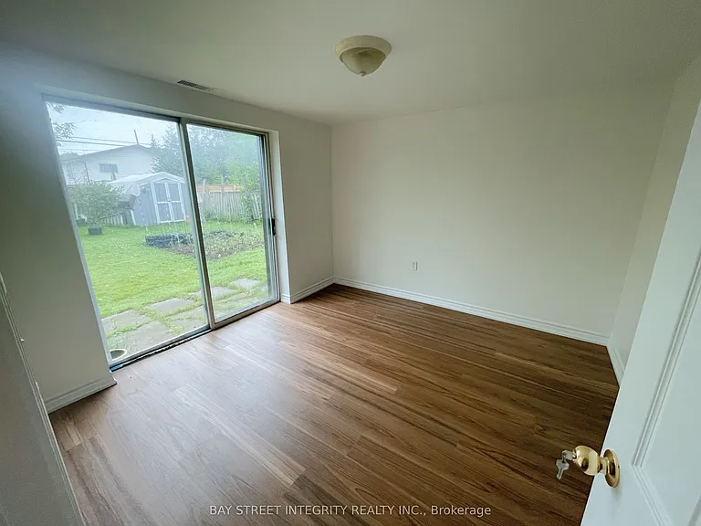320 Miami Dr #1 — Photo 3
