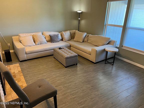 3rd image of 8526 Sanlando Ave
