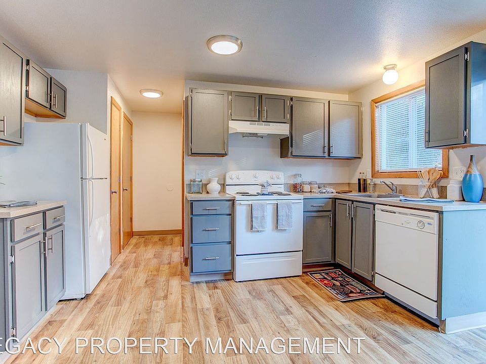 1st image of 740-760 SE Cedar St #740-02