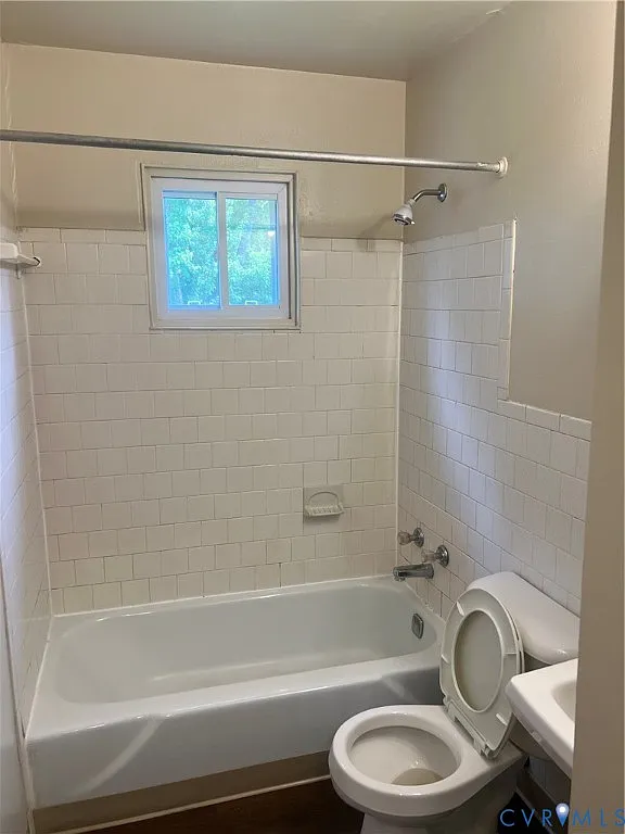 2 bed, 1.0 bath, $925 — Photo 2