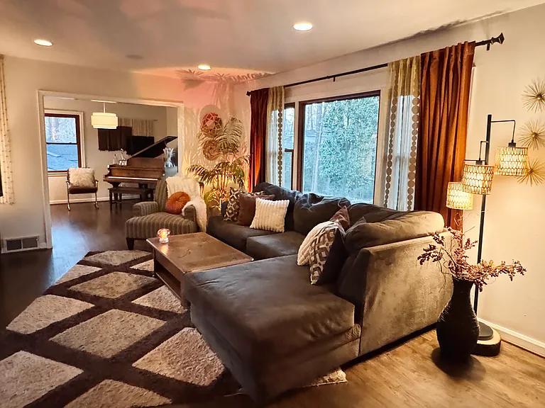 2056 Lenox Rd NE — Photo 9