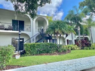 145 E 6th Ave APT 7, Mount Dora, FL 32757