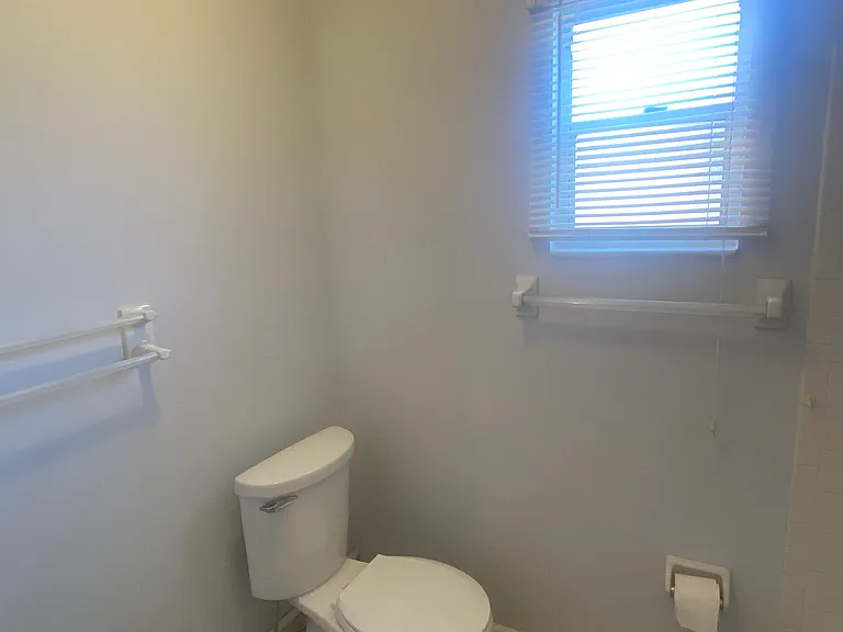 655 Park Cir — Photo 6