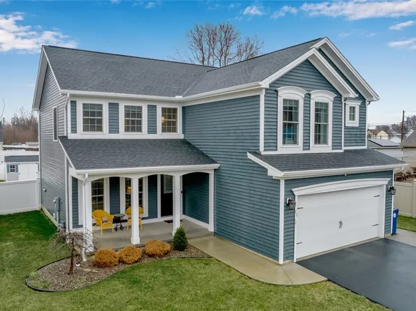 11 Waterway Ln, Amherst, NY 14228