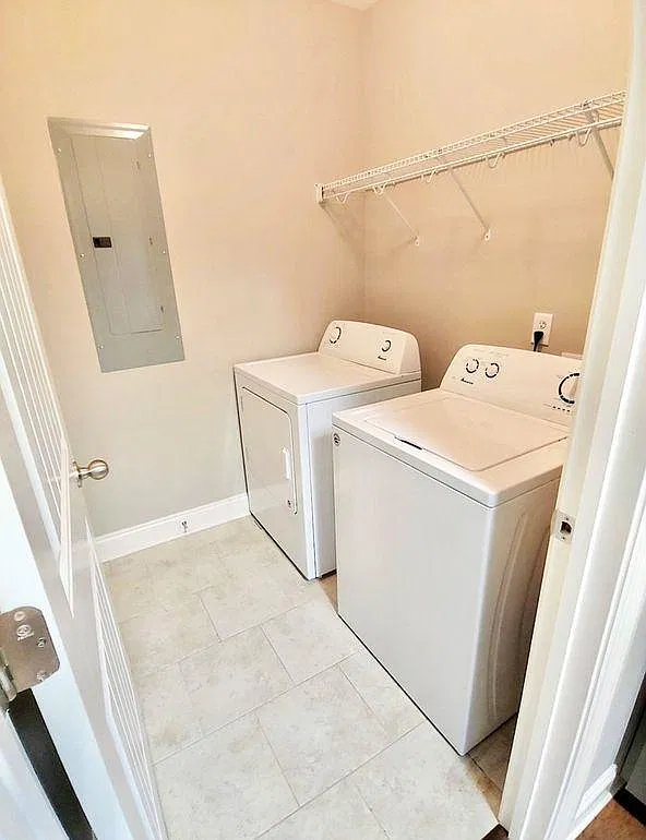 430 Walker Cir — Photo 3