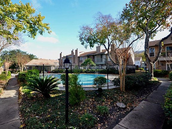3rd image of 10615 Briar Forest Dr APT 407