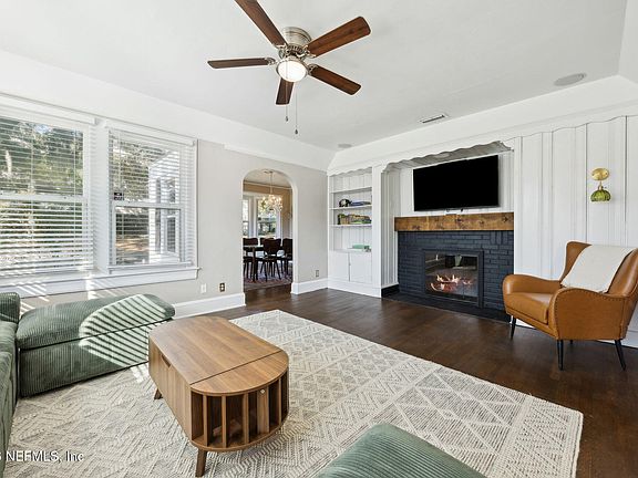 2nd image of 1407 BELMONTE Avenue
