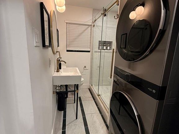 3rd image of 5844 Darling St APT 4