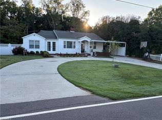 376 Mount View Dr, Mount Airy, NC 27030