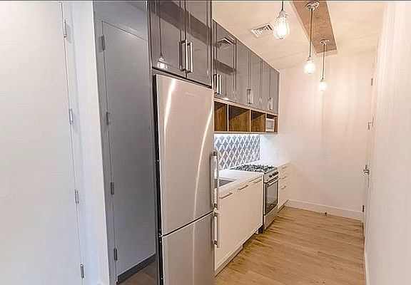 3rd image of 41-21 28th St #5G