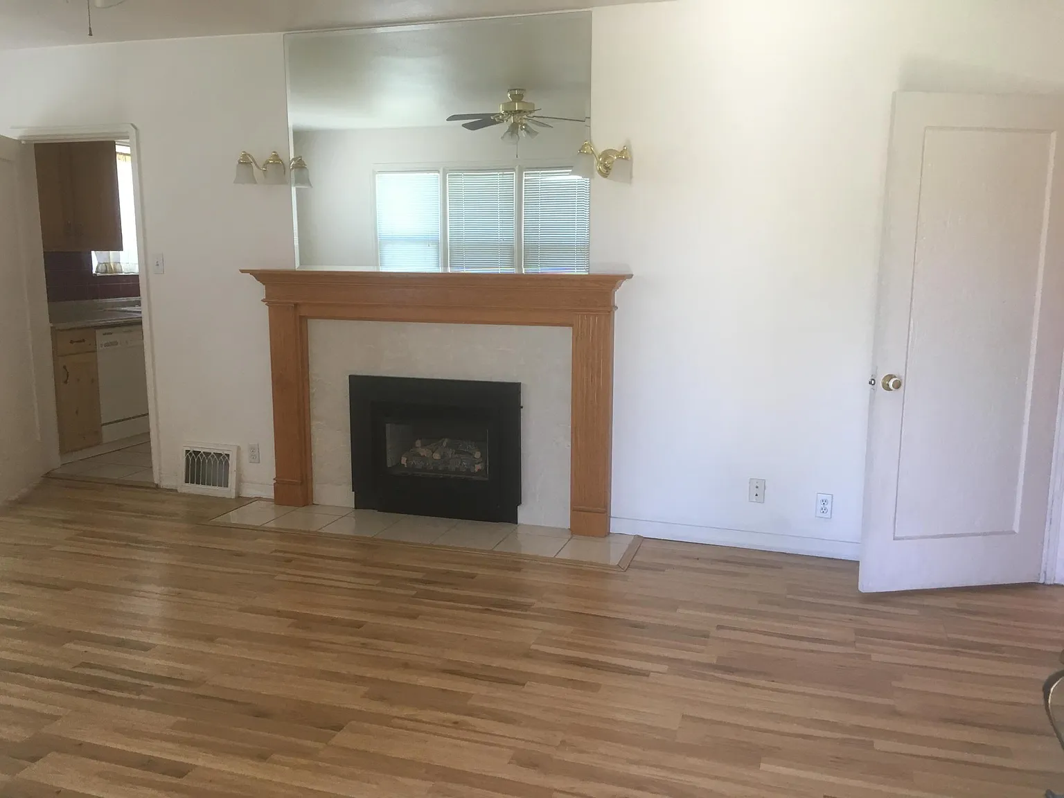 444 W 400 N — Photo 2