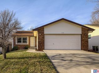 1018 Galloway Ave, Lincoln, NE 68512