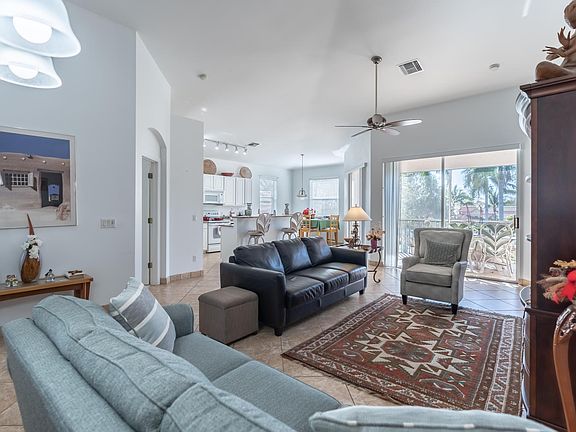 Huge, Light & Bright family room with high vaulted ceilings!