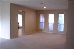 4th image of 4743 Glenvillage St