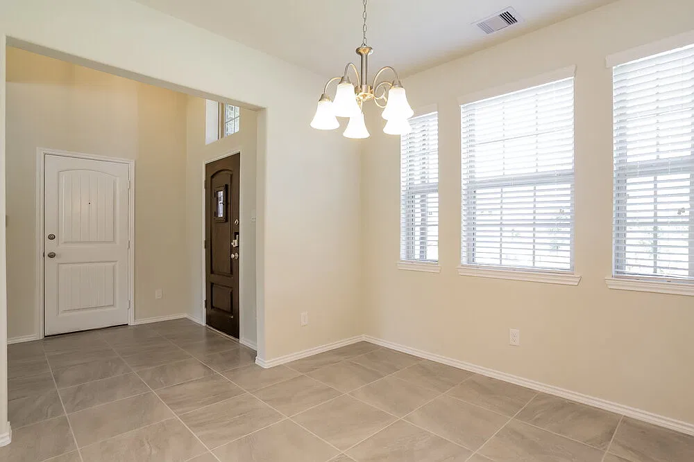 4 bed, 2.5 bath, 2273 sqft, $3,190 — Photo 3