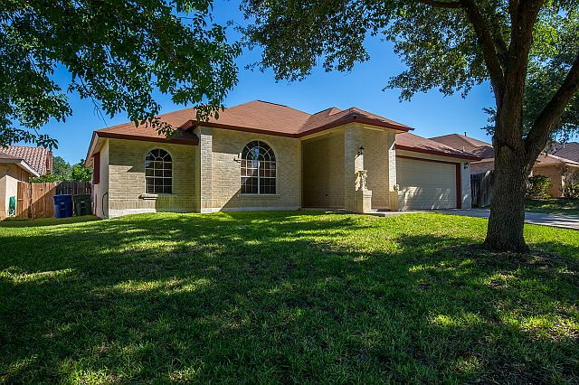 Superb Curb Appeal !!