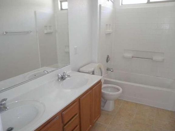 4th image of 7720 Mocorito Ave