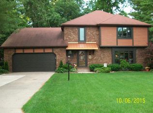 5320 Breeze Wood Dr, Mishawaka, IN