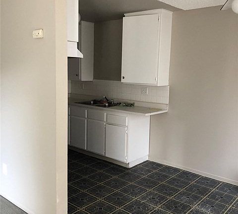 3rd image of 3414 Butterfield Ave