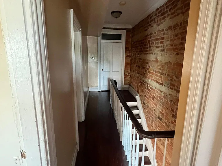 1107 W Clay St — Photo 18