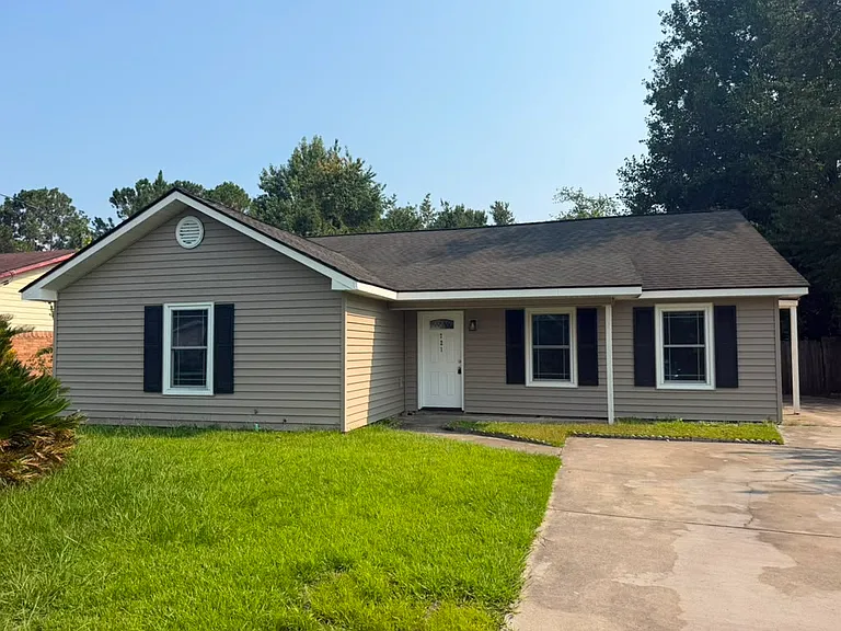 721 Kadi Ln — Photo 1