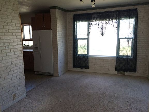 5th image of 101 W Avenue I