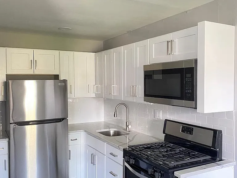 262-266 E Cliveden St #103 — Photo 3