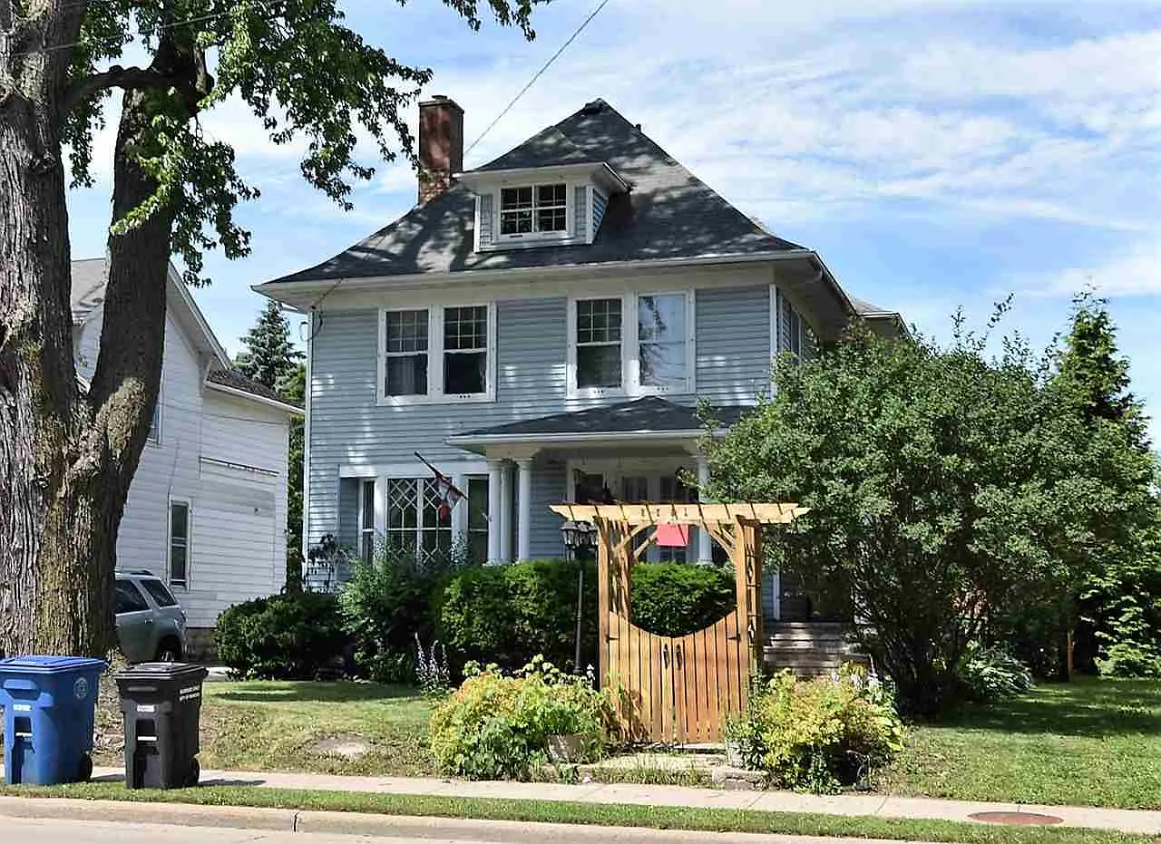 1221 Jackson St photo 1