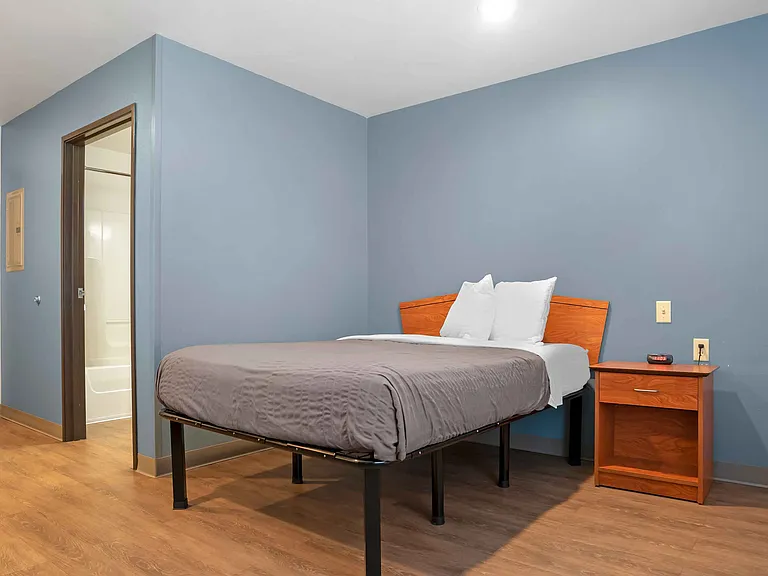 Studio Suite - 1 Full Bed
