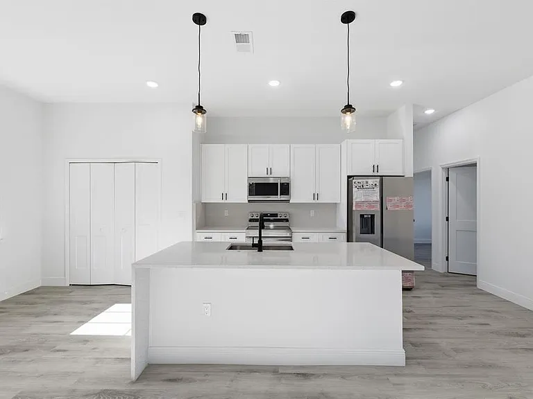 3699 SW 169th Pl — Photo 13