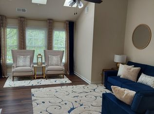 8115 Lacy Dr #304-2, Manassas, VA 20109