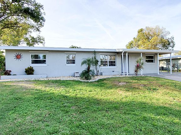 2nd image of 1600 Country Ln