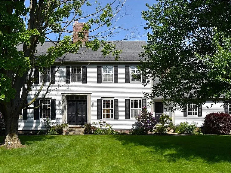 7441 Dillman Rd — Photo 1