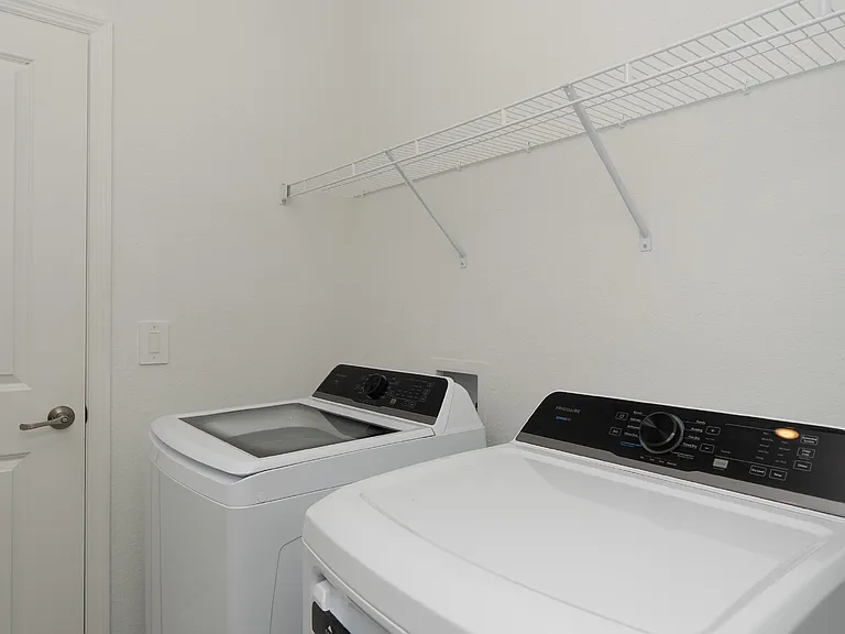 11470 Burgundy Dr — Photo 53