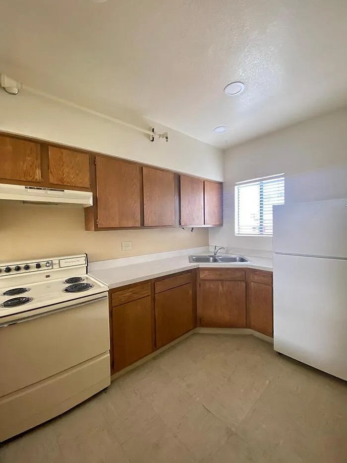 2 bed, 1.0 bath, 775 sqft, $1,250 — Photo 4