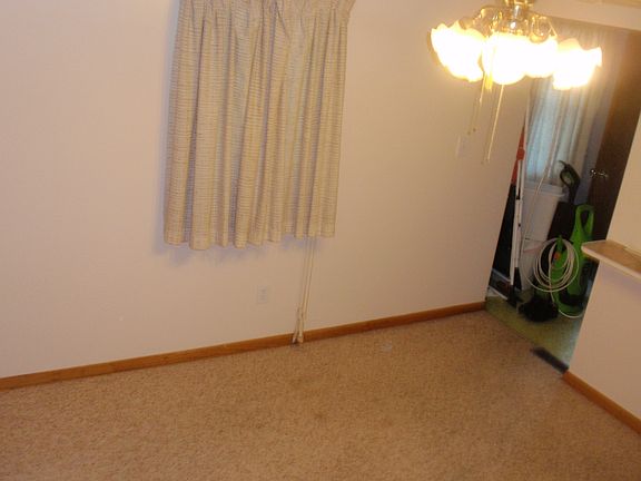 Dining room into kitchen
