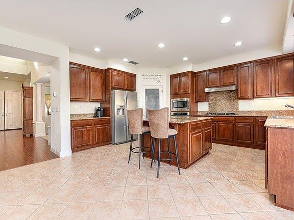 4th image of 1668 Woodhaven Cir