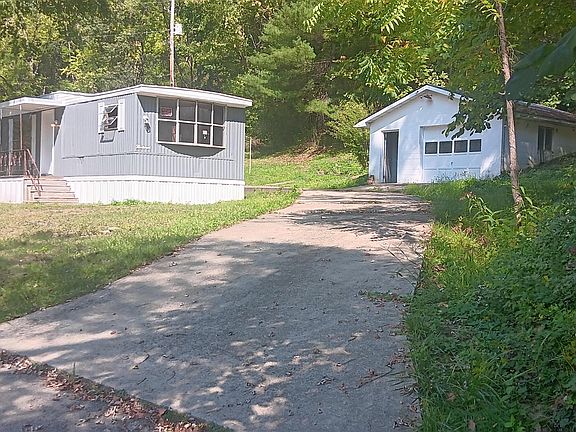 3rd image of 2112 Canter Dr