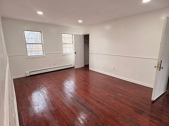 3rd image of 109-15 202nd St